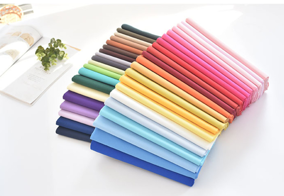 เสื้อเชิ้ตผ้าฝ้าย Tencel เลียนแบบเสื้อผ้าลำลอง 40sX40s 185GSM ความคงทนสูงทึบย้อม
