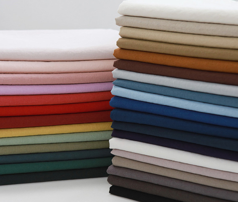 เสื้อเชิ้ตผ้าฝ้าย Tencel เลียนแบบเสื้อผ้าลำลอง 40sX40s 185GSM ความคงทนสูงทึบย้อม