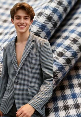 27% ไรยอน 70% โพลิเอสเตอร์ 3% สเปนเด็กซ์ 260 กรัม เช็ค ทนต่อริ้วรอยและทนทาน เนื้อผ้าเนื้อเยื่อเรียบ