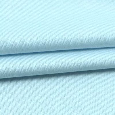 ผ้าถัก 230 แกรม สองด้าน 55% ผ้าฝ้าย 40% โมดอล 5% สแปนเด็กซ์ การผสมผสานนี้ให้ความสามารถในการระบายอากาศตามธรรมชาติและเป็นมิตรกับผิว