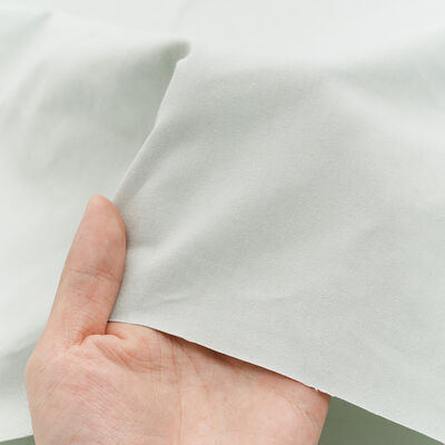 ผ้าไมโครไฟเบอร์พรีเมียม 140gsm ทนต่อรอยยับสูง หน้ากว้าง 150 ซม. สำหรับเสื้อเชิ้ตหรู