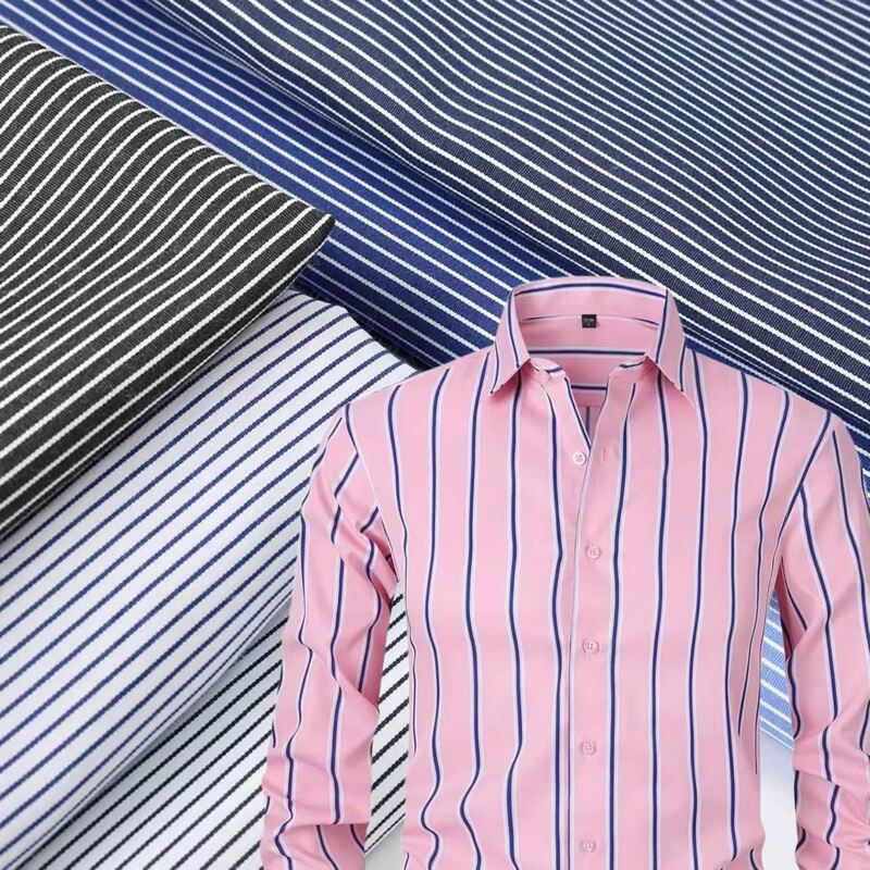 ผ้าคอตตอนย้อมสีลายทางทนทานสำหรับเสื้อเชิ้ตยูนิฟอร์มทางการ 110 แกรม